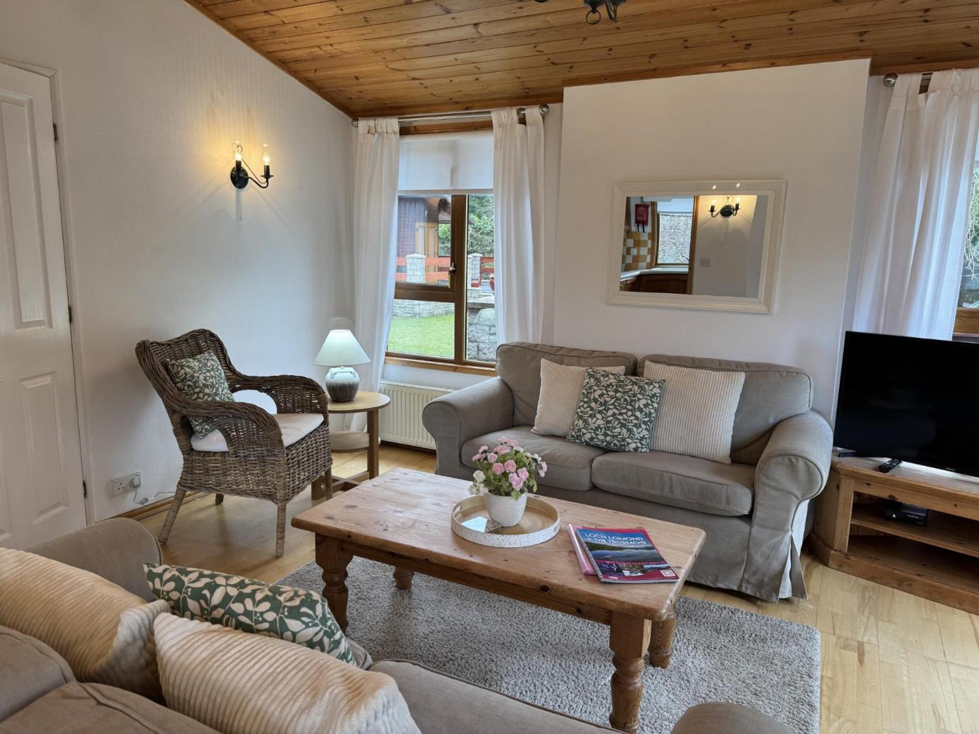 Walled Garden Lodges Loch Lomond 巴洛赫 外观 照片