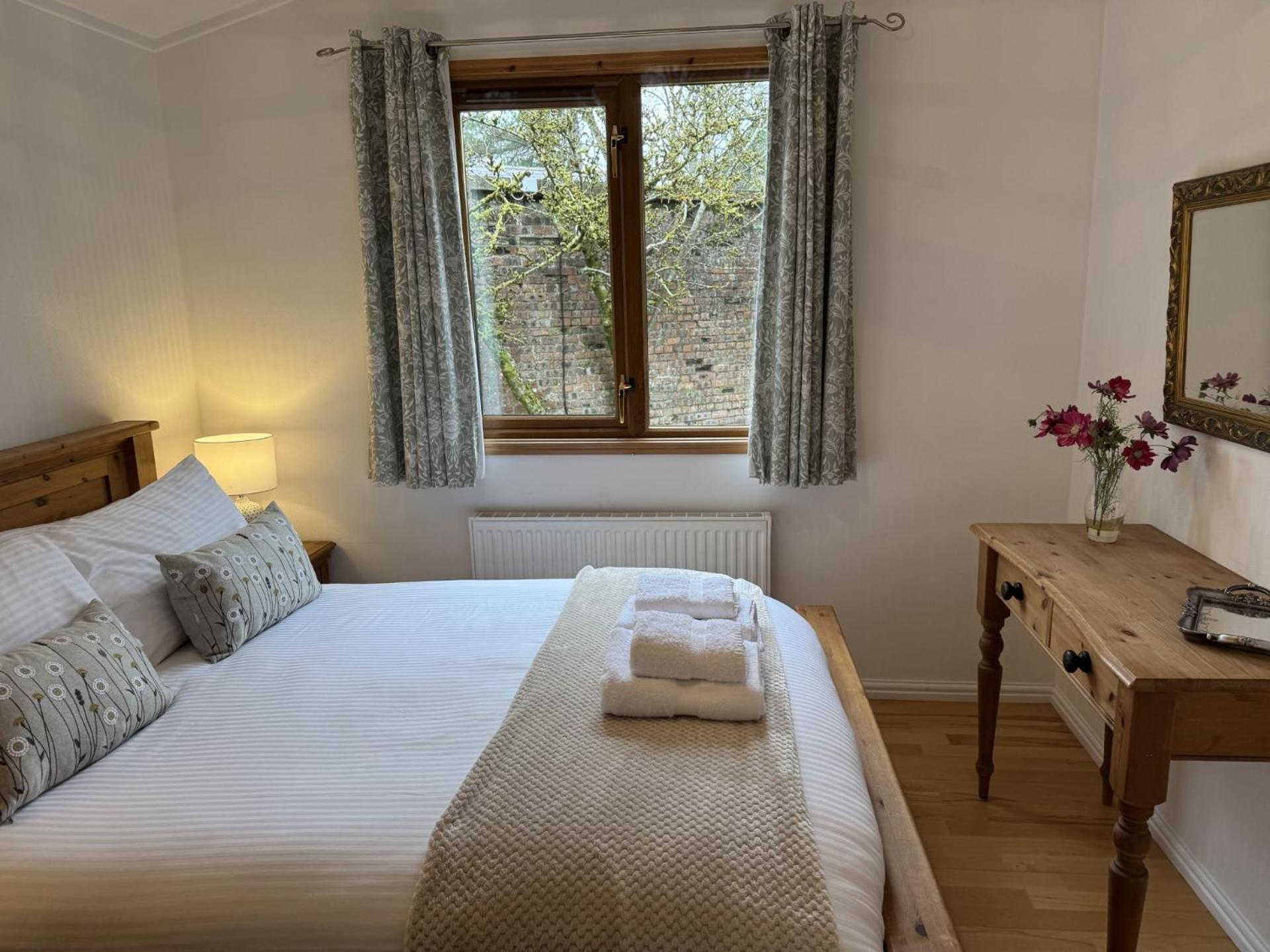 Walled Garden Lodges Loch Lomond 巴洛赫 外观 照片